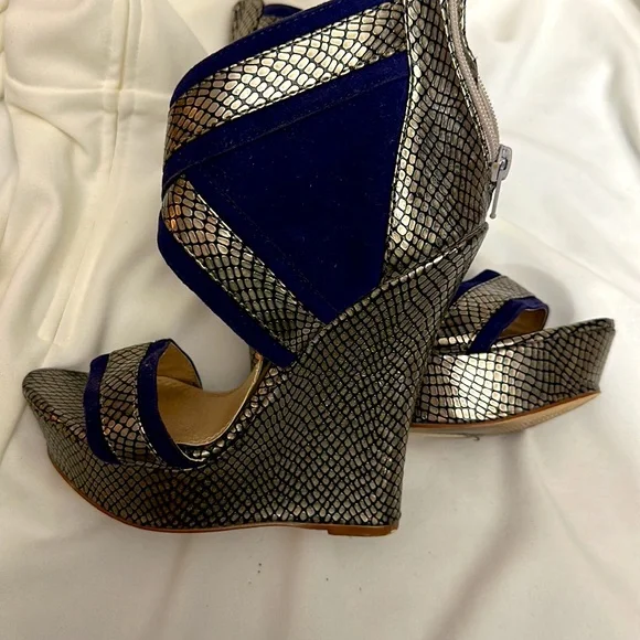 Heels - Picture 3 of 4